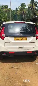 Mahindra Marazzo M4 8Str, 2022, Diesel