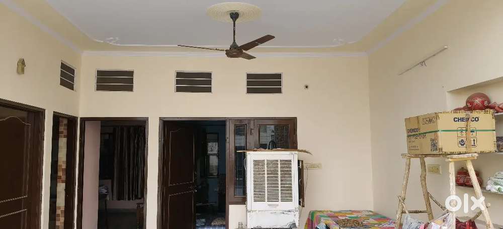 Need girl flate mate Only for girls. Drinkers and smokers not allowed.