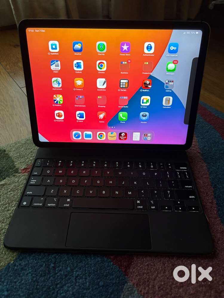 Ipad Air 5th Gen 11 incheswith Wifi + Cellular, Apple Magic keyboard