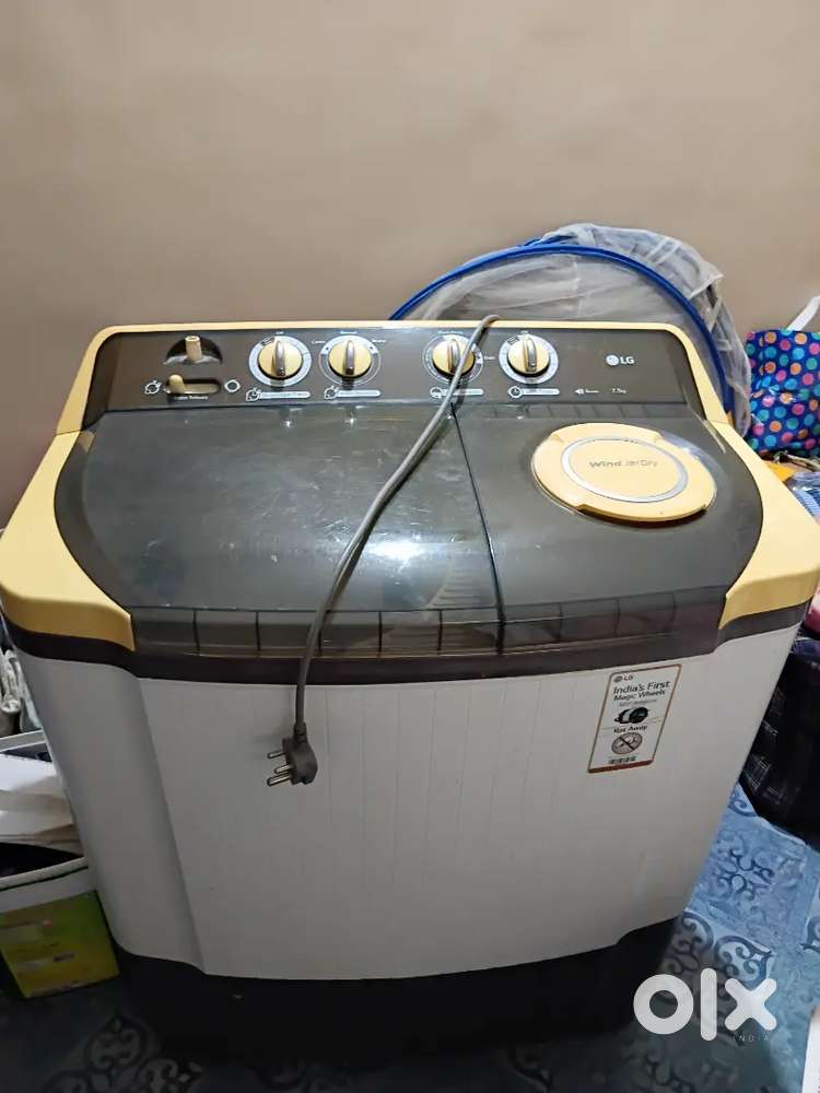 Whirlpool semi automatic washing machine