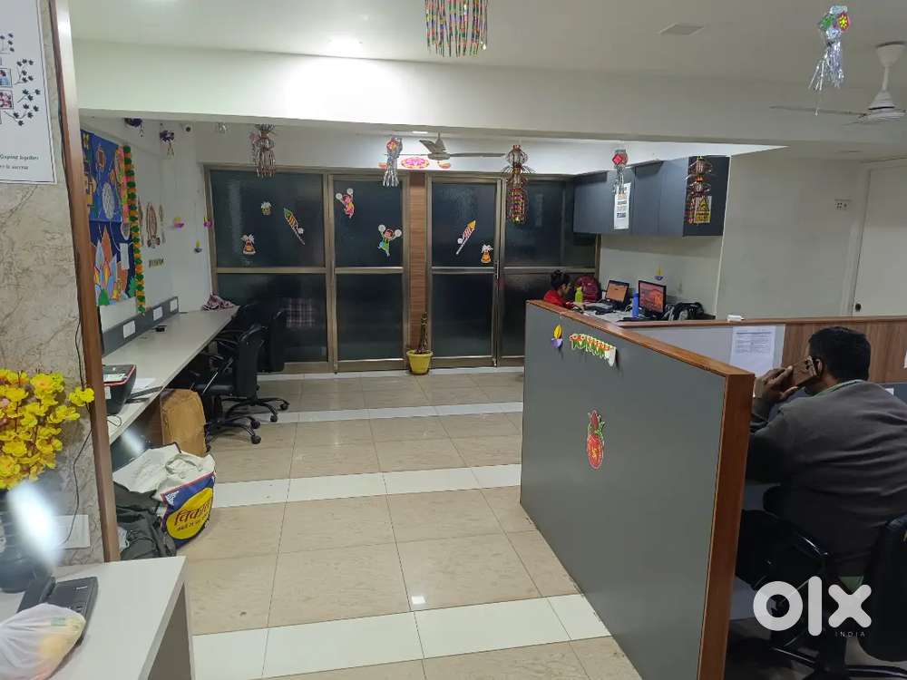 Furnished Office Rent on CGRoad 1200 Ft 2 Cabin 22 Seats For-IT/DSA/HR