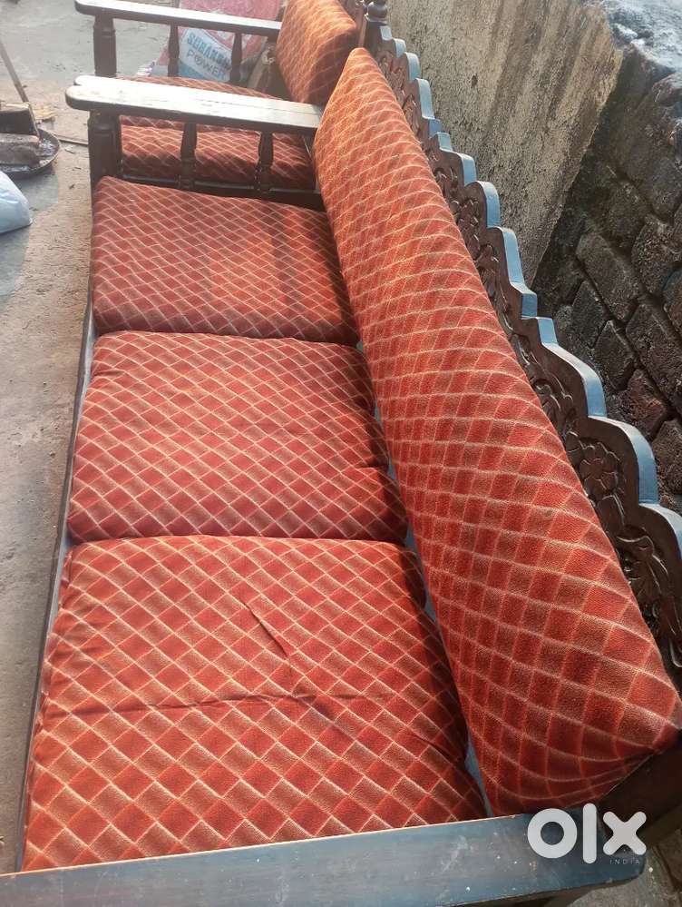 7 SEATER WOODEN SOFA(5+1+1)