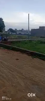 3 साइड 242 गज प्लॉट (रास्ते 20-20 फिट ) गेटिड कॉलोनी