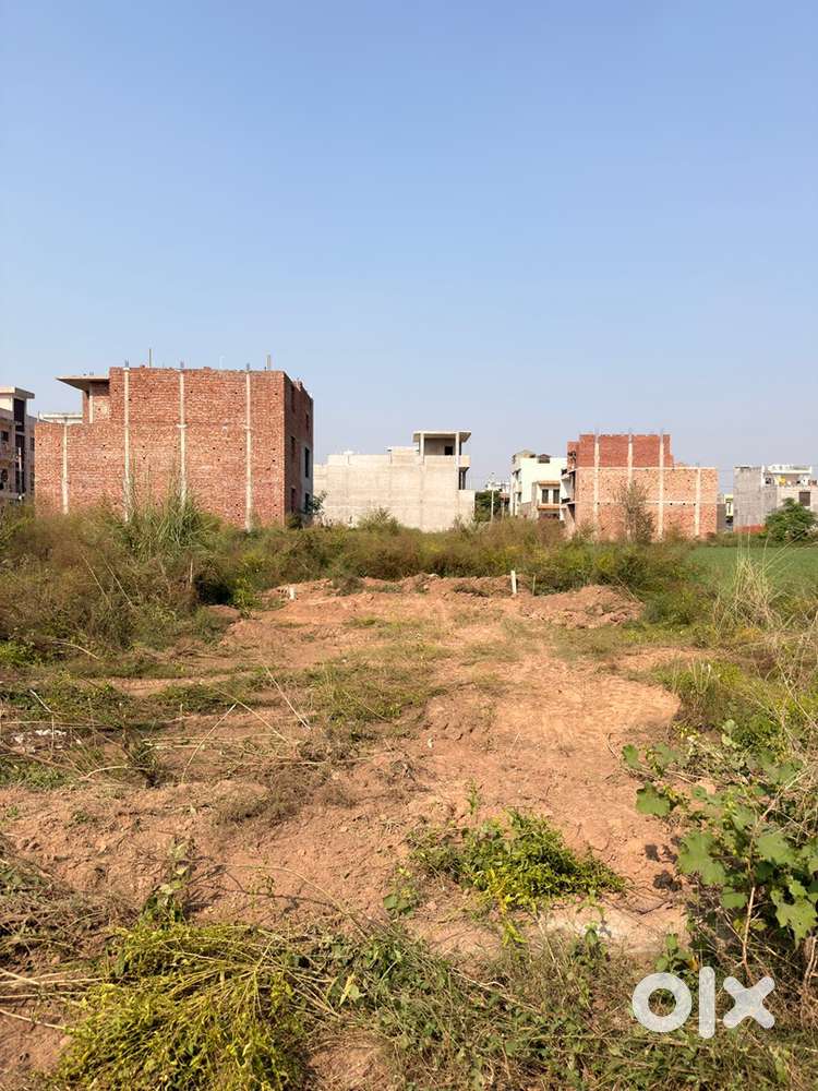 105 Gaj Plot For Sale