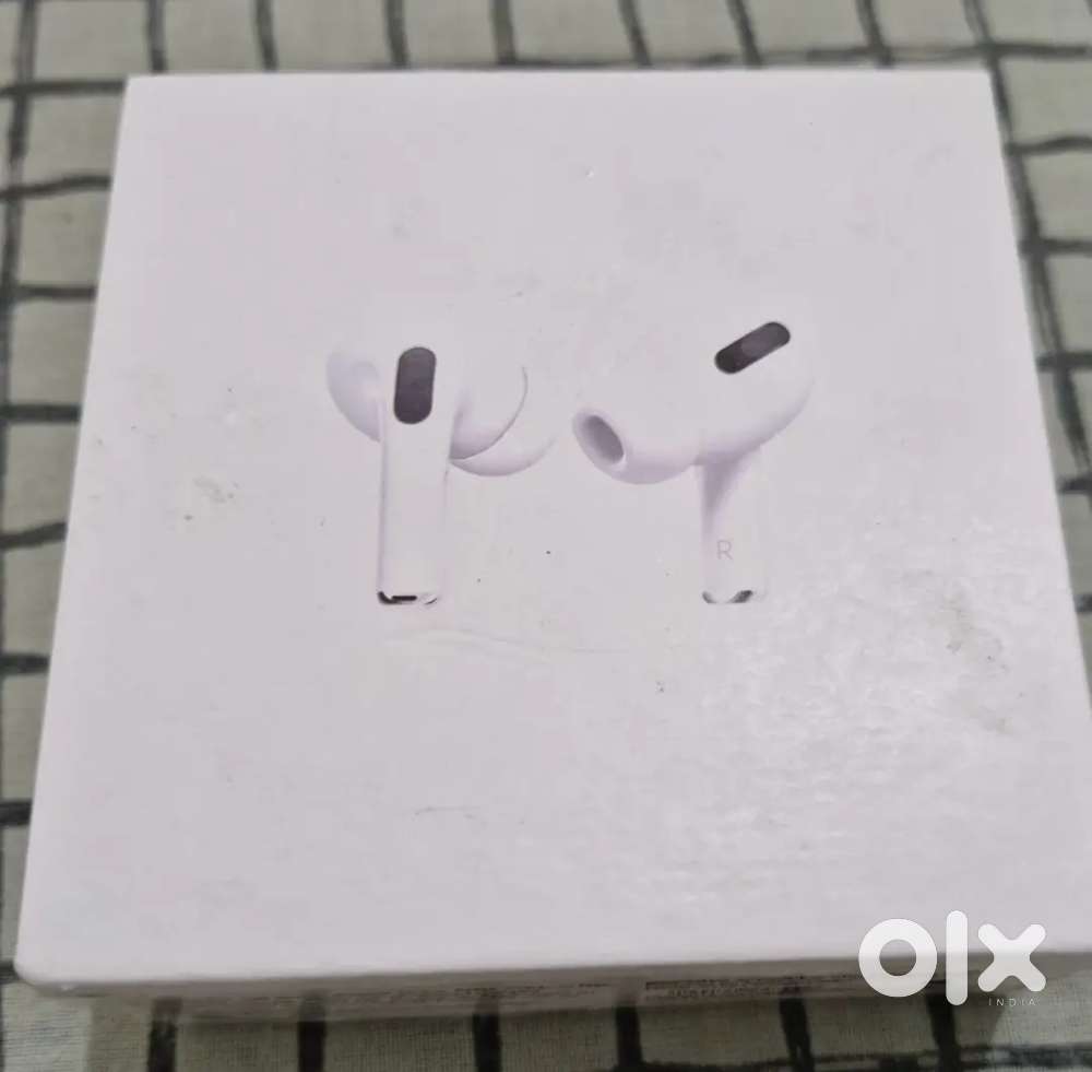 Apple airpods pro  + Apple wireless power bank 10000mh best condition