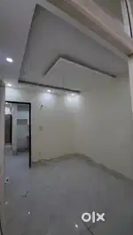 REDDY TO MOVE FURNISHED FLAT IN PRIME LOCATION OF NOIDA EXTENSION.