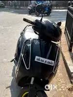 Enging me kaam hai gadi lekin chalri hai