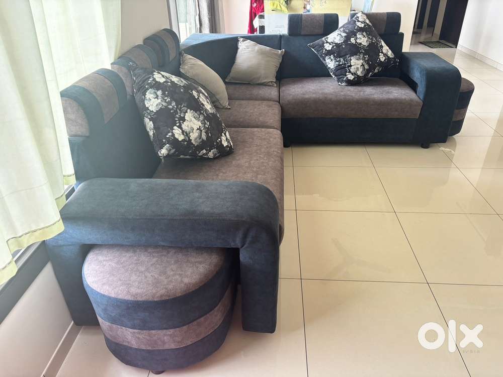7 Seater well maintained Sofa