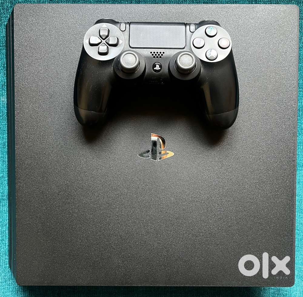 PS4 PRO with 1 TB Storage
