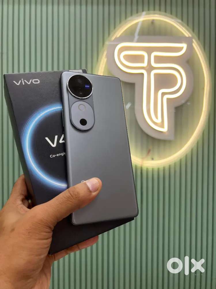 Vivo V40 8/256 Full Box warranty till Dec 2025