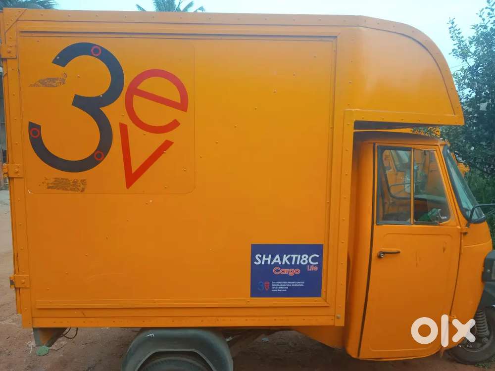 Three wheeler driver job