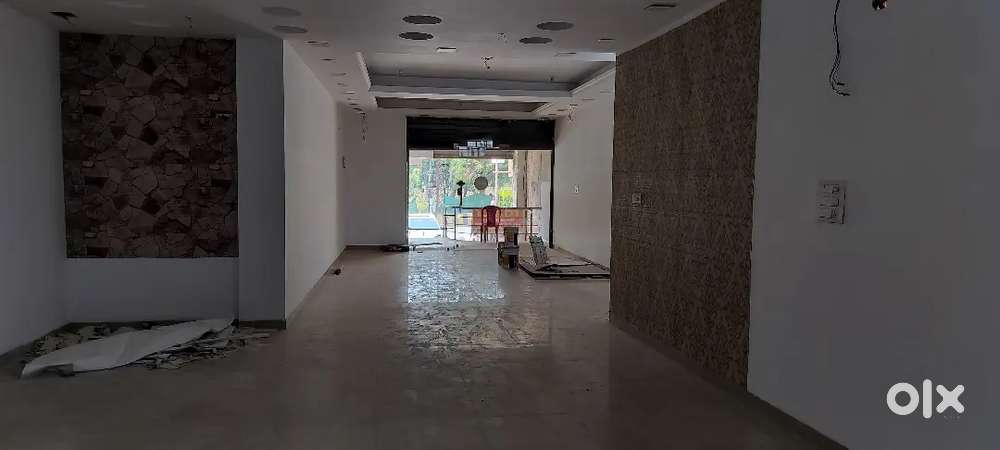 810sqft ground floor space available for rent near Rampur chowk