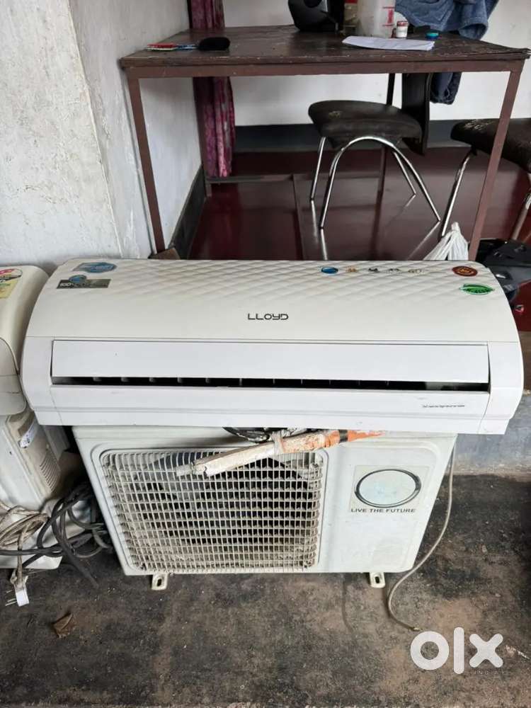 Lloyd Split AC