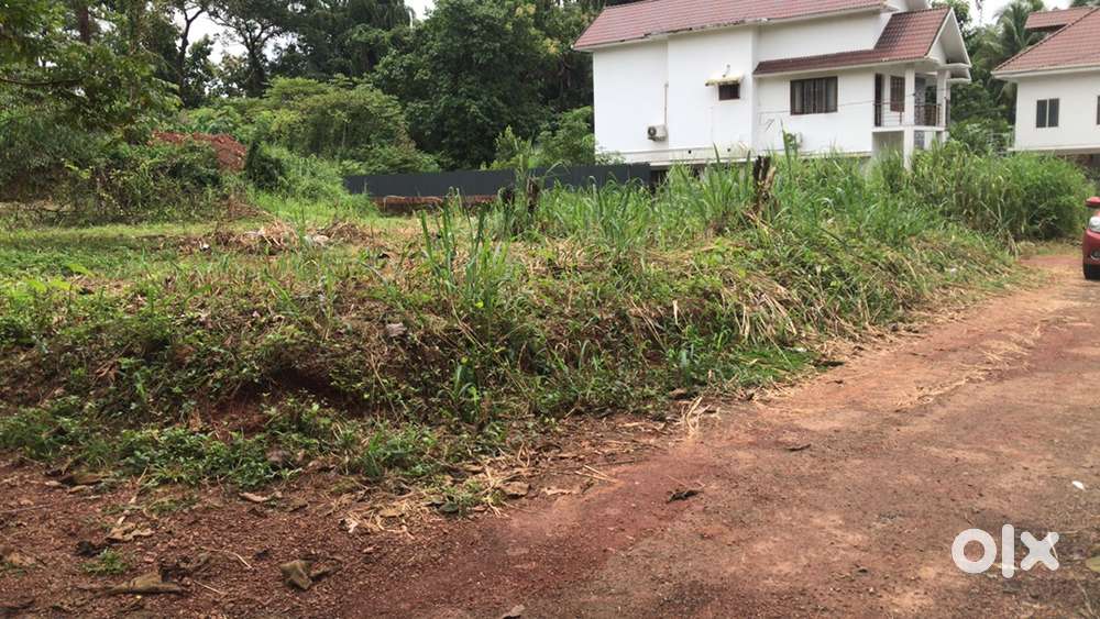 10 cent plot for sale in podikundu
