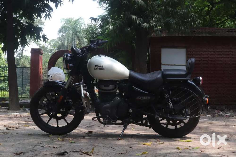 Royal Enfield fireball white special edition, with 10k accessories