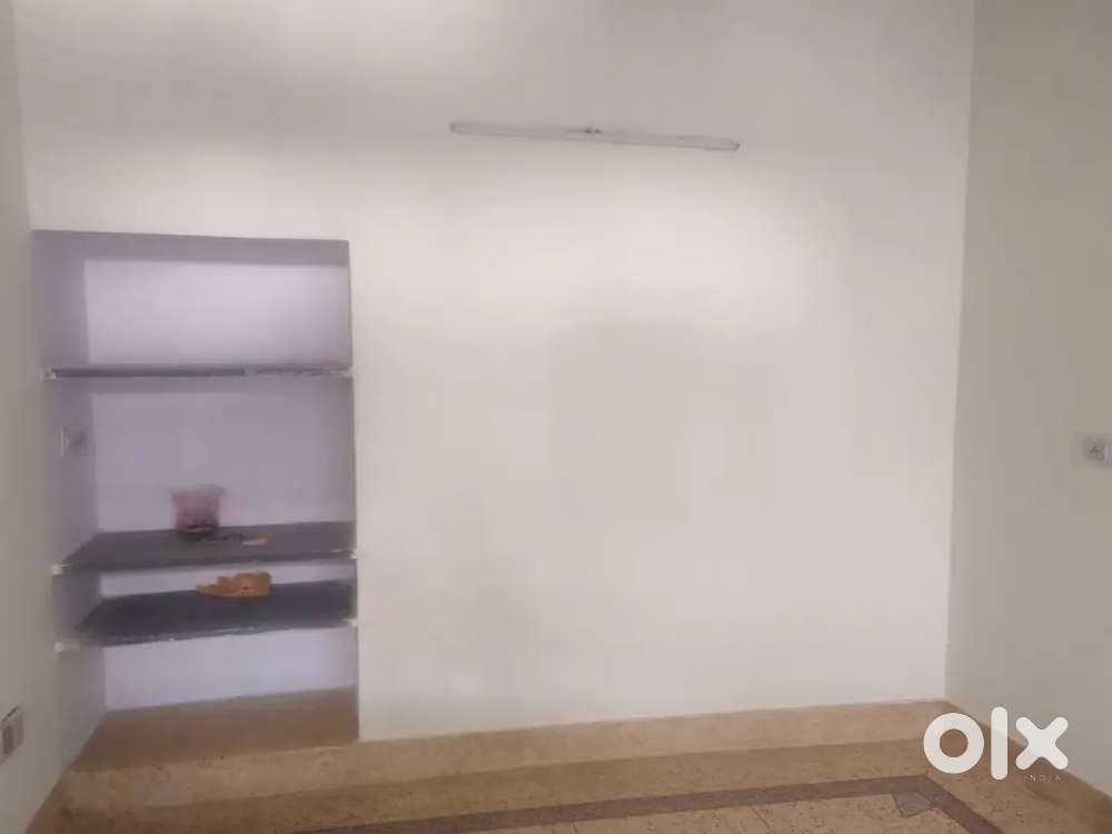 1 room in 3 bhk