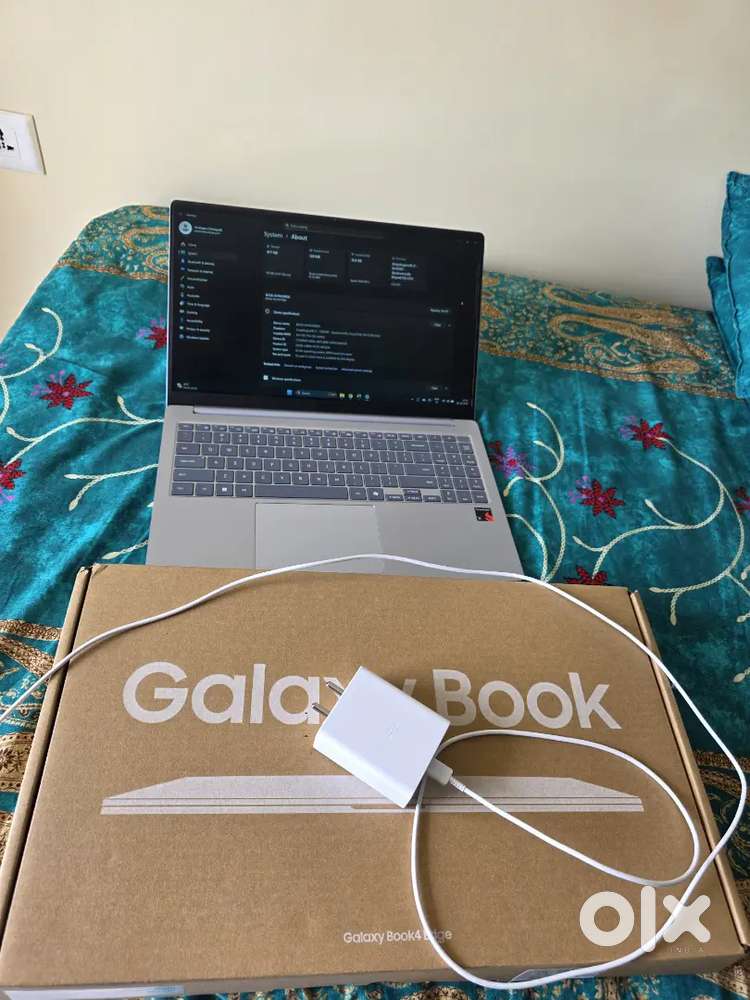 2 months old - Samsung Galaxy Book 4 Edge