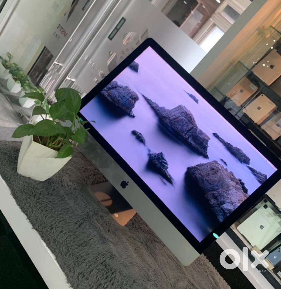 iMac pro 27inch/2017/5K retina/64GB RAM/1TB SSD/8GB GRAPHICS/With bill