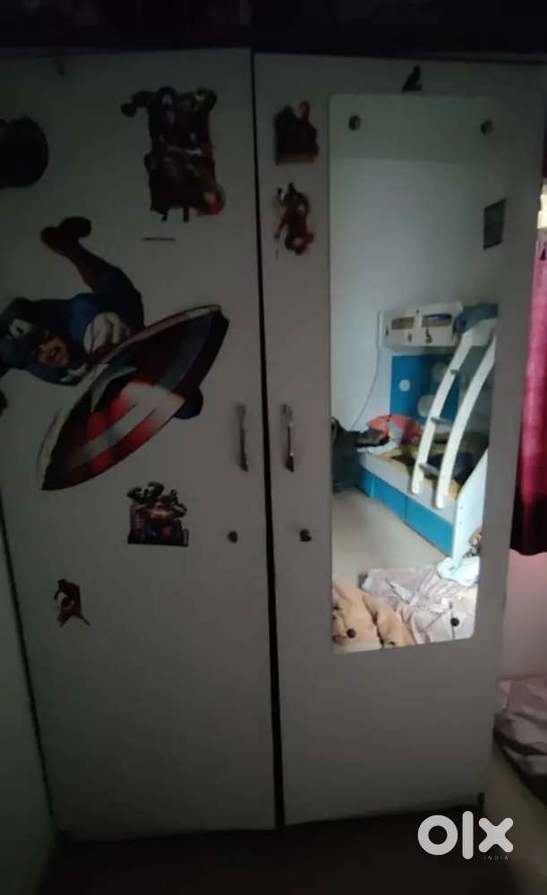 કબાટ ડબલ ડોર (wooden)