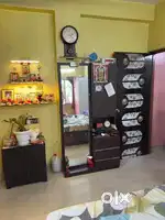 Resale flat in Shibpur mandir Tala near Nabanna, just 4 yers old.
