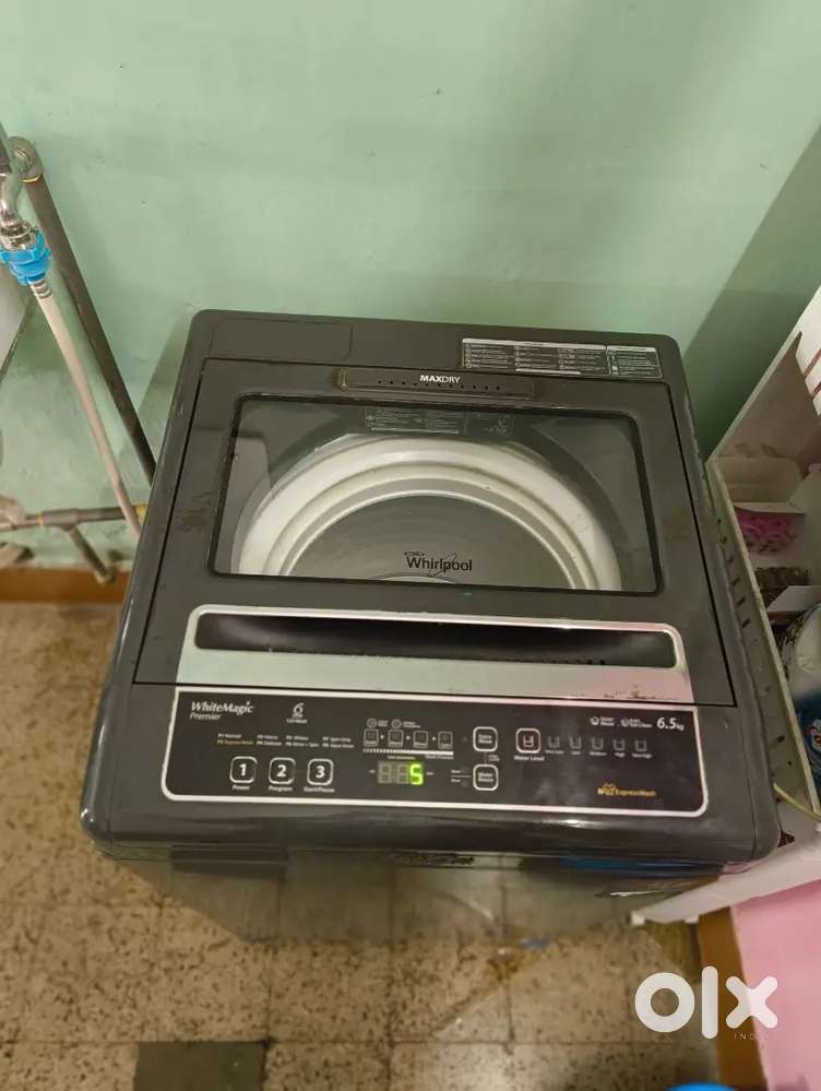 Whirlpool fully automatic 6.5 kg washing machine.