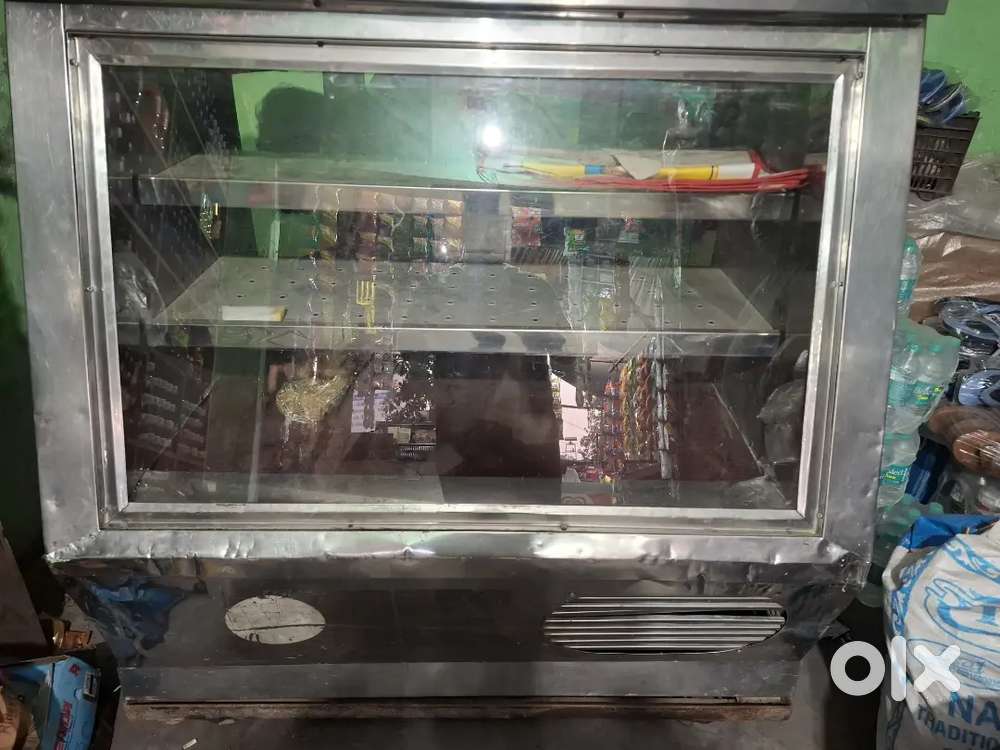 Counter display fridge ekadam okay condition AC chalu hai