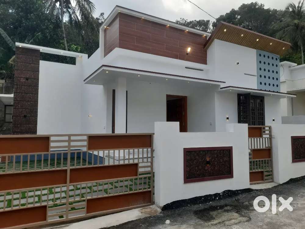 25metter mainroad pappanamcod malayam