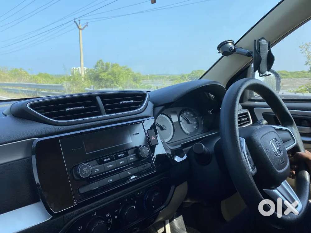 Sales Executive for Maruti Suzuki car sales