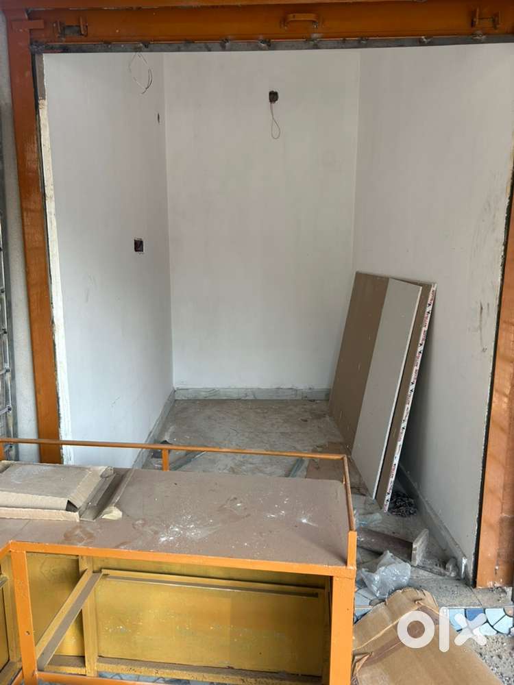 Beautiful shop in the middle of chakeisiani market