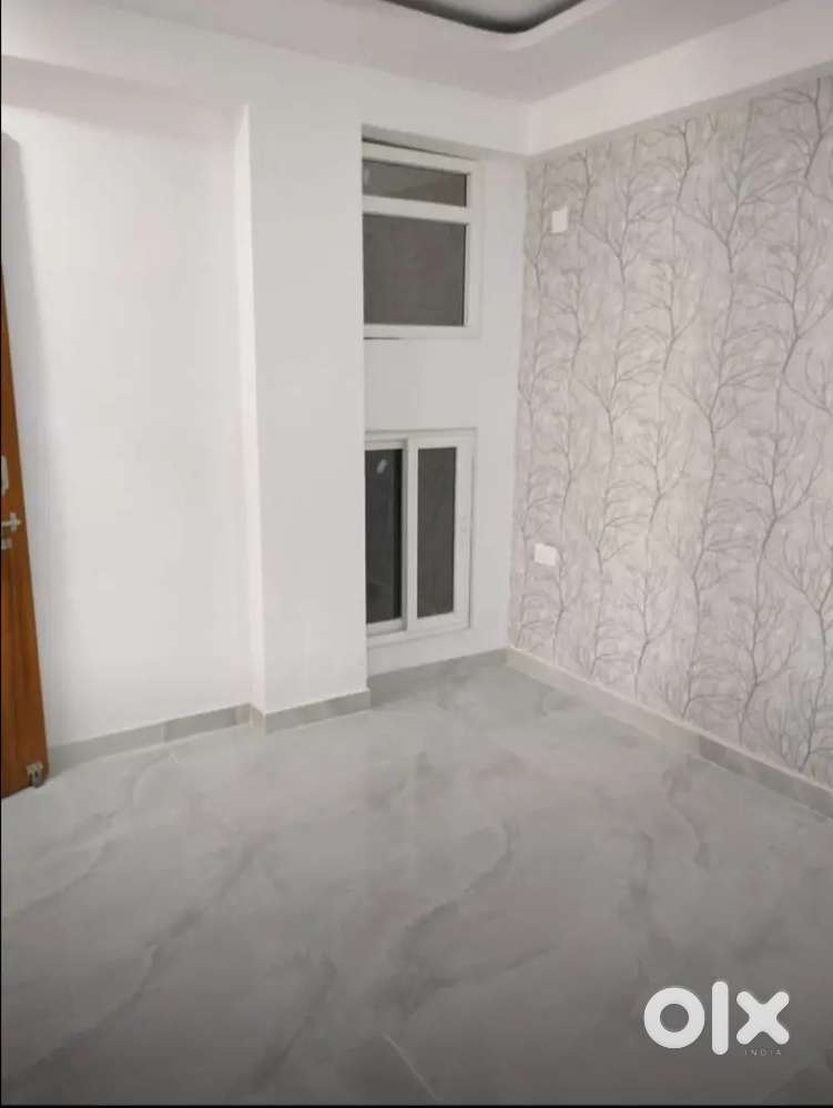2bhk flat luxury spacious flat ready to move on tebal negotiable price