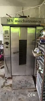 Oven machine and 4 trali and 200 plates