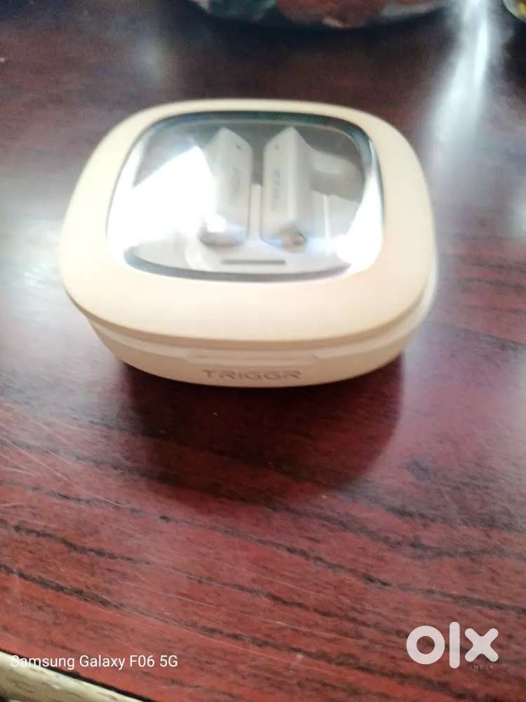 Trigger  earbuds