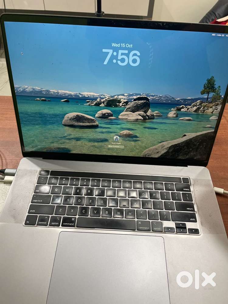 Macbook pro 2019  16 inch 16 GB RAM  500 GB SSD