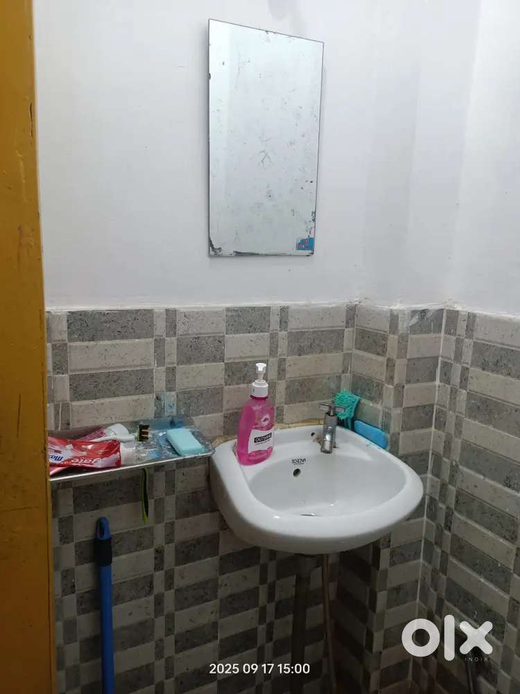 NEEED A GIRL ROOMMATE / FLATMATE/ INDEPENDENT ROOM RENT