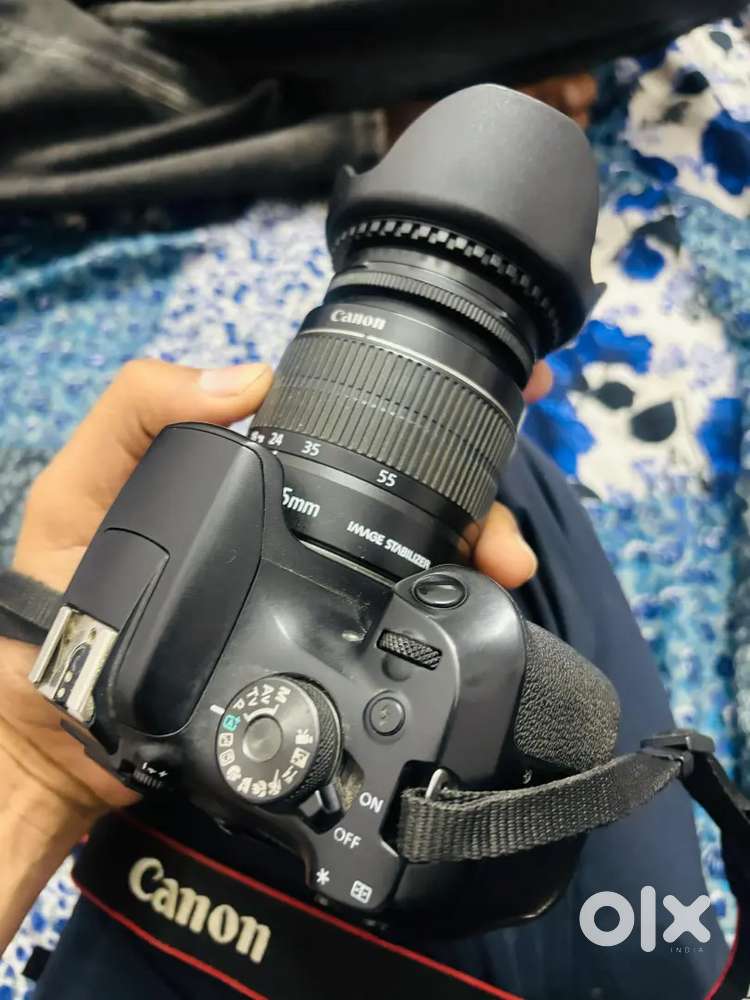 DSLR camera canon EOS 1500D