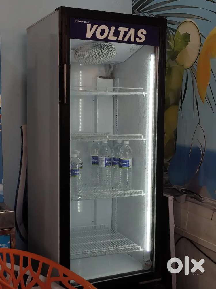 Voltas 320 ltr display refrigerator 7 months old