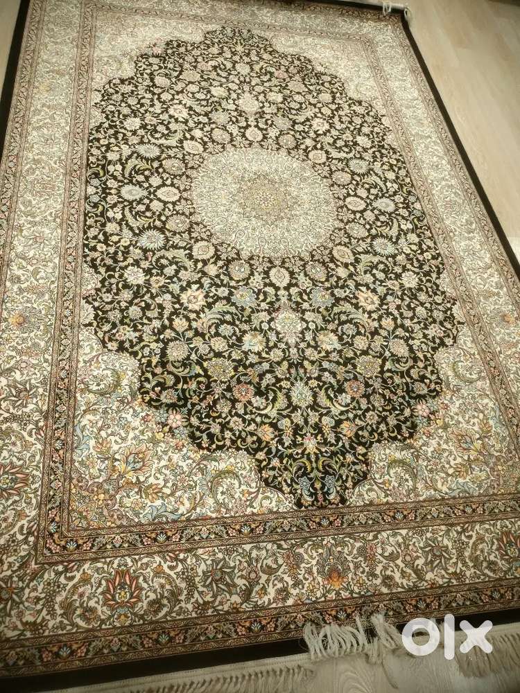 Need helper for showroom in mg road