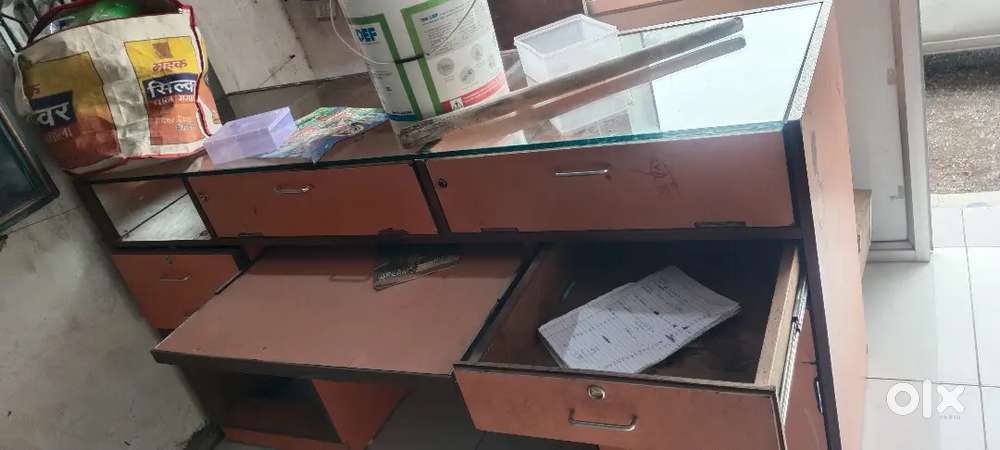 કાઉન્ટર વેચવાના છે બે છે સારી કંડીશન માં