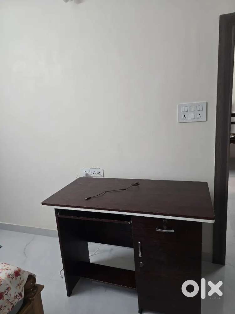 Computer table - 2 tables