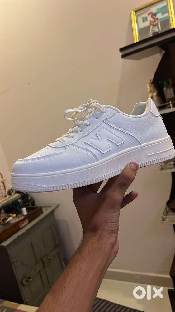 White shooes