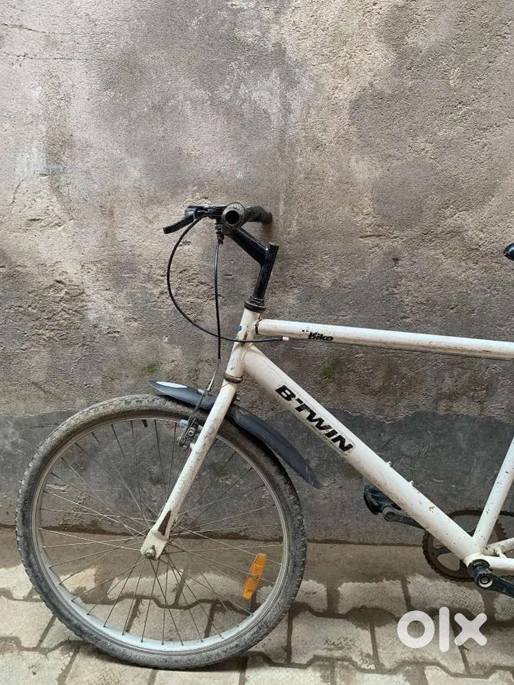 B-twin cycle in fully working conditions