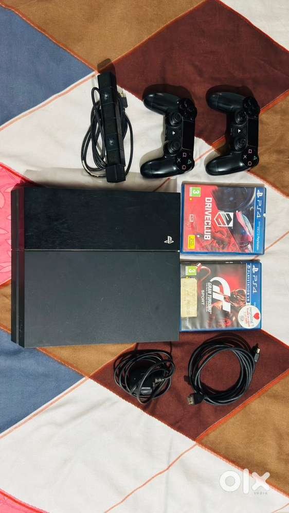 Play Station 4 Standard Edition 500GB - Black