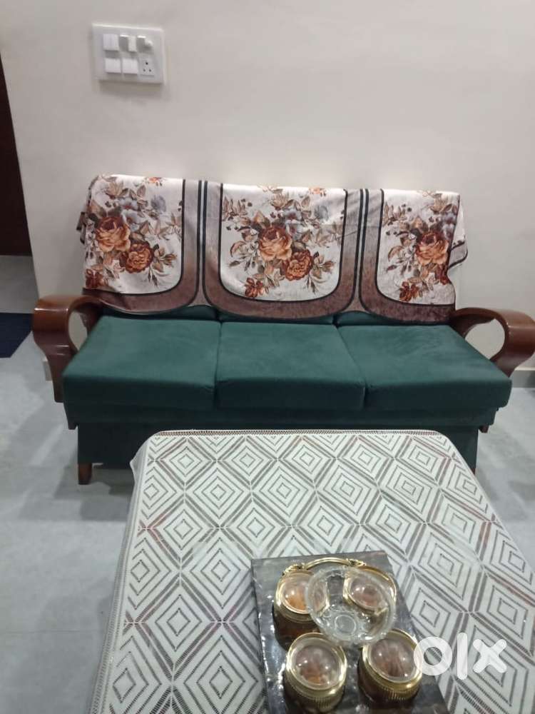 3 seater sofa and 2 chairs