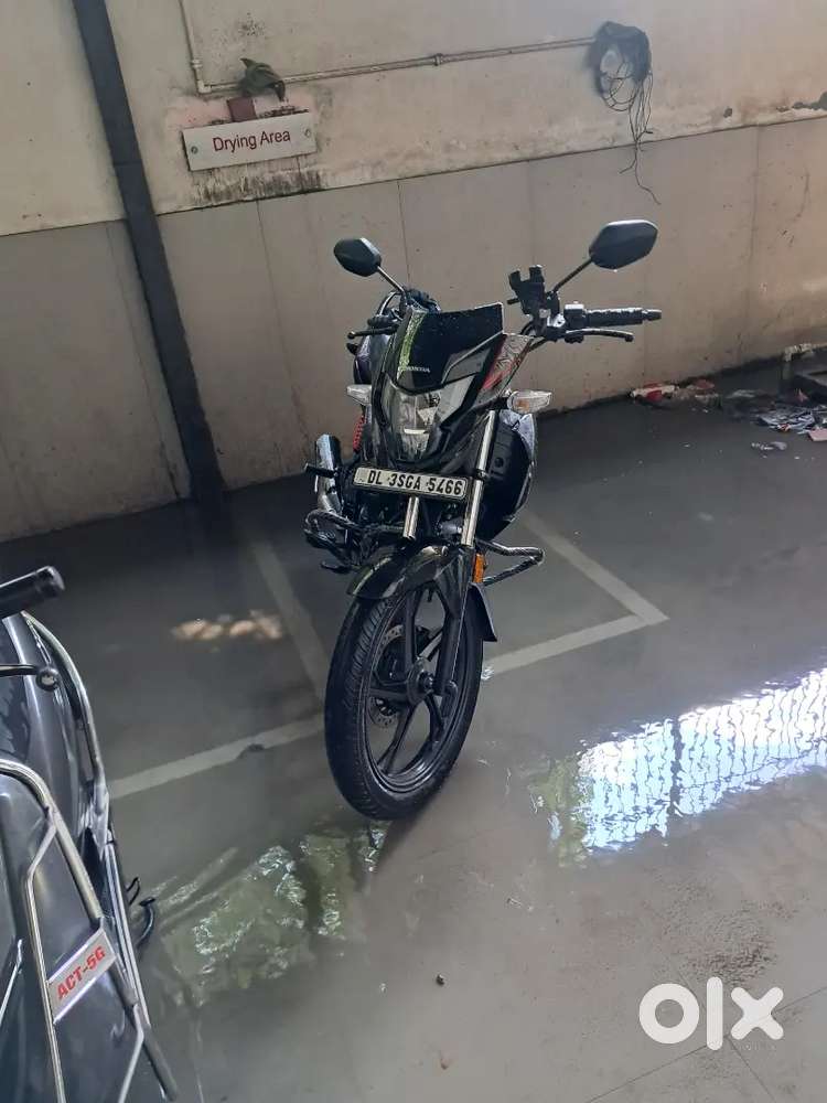 Scratchless, one handed driven