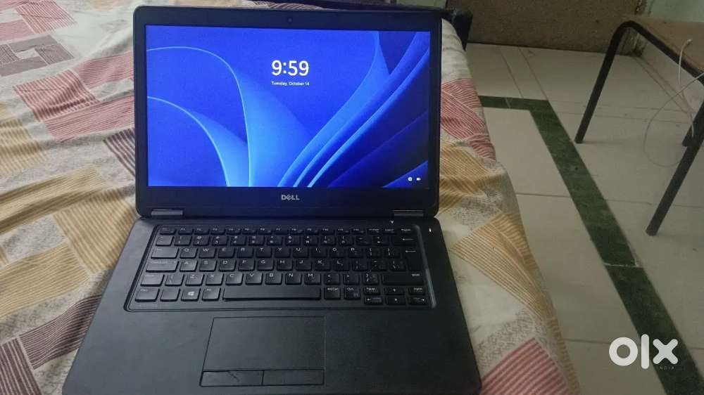 A new mint condition laptop i7 Dell laptop