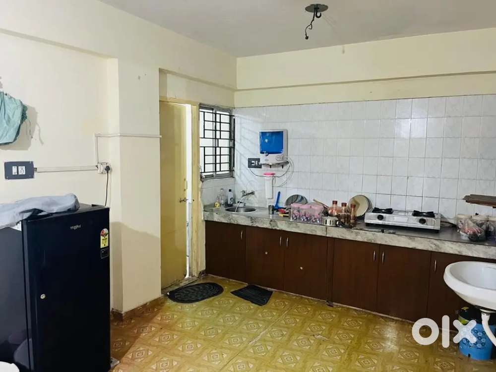 Girls and boys clean and safe pg room available