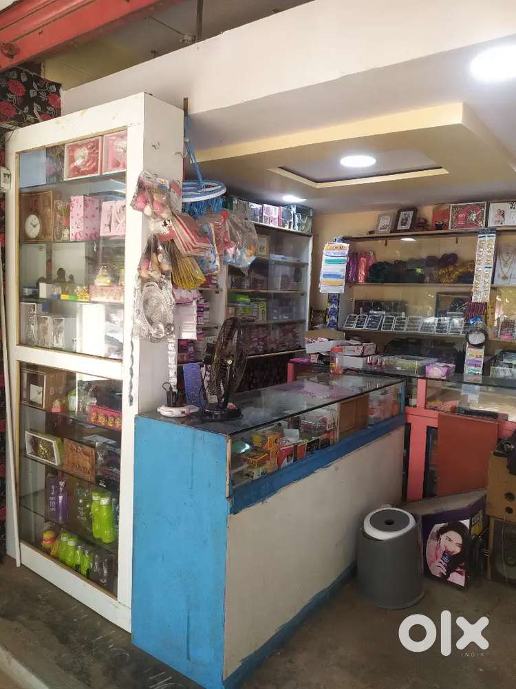 Fancy and gift articles