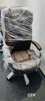 High Back Revolving Leatherette Ergonomic Home & Office ExecutiveChair