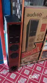 Tower speaker, 38 inches. With dj light.. Party speaker