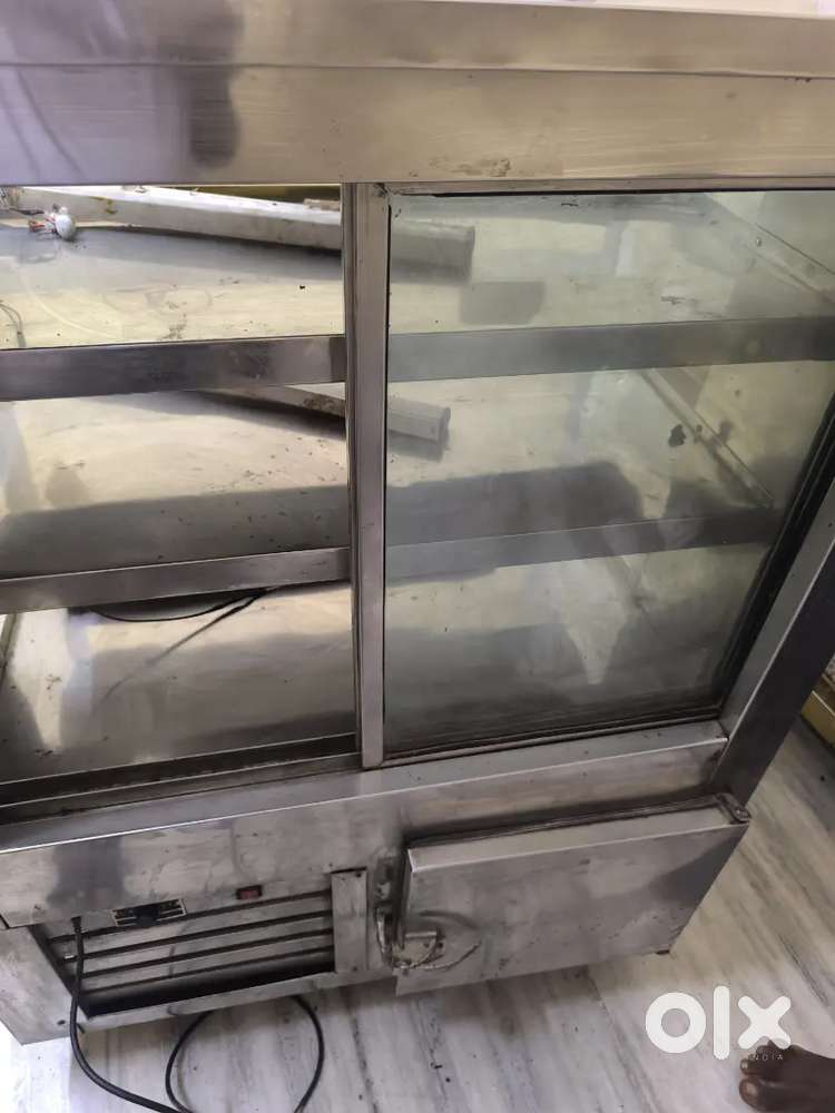 Mithai counter 3×2  ka 1 pic child 1 pic normal